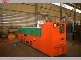 架線(xiàn)式蓄電池雙電源機車(chē)
