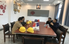 潼關(guān)客戶(hù)來(lái)廠(chǎng)參觀(guān)礦用電機車(chē)生產(chǎn)流程