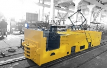 出口定制型10噸架線(xiàn)式電機車(chē)出廠(chǎng)測試