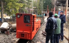 我廠(chǎng)的礦用電機車(chē)邁出國門(mén)，走向非洲。
