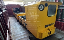 云南國外客戶(hù)定制的5噸和8噸蓄電池電機車(chē)發(fā)貨