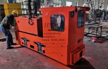 云南5噸蓄電池湘潭電機車(chē)發(fā)往煤礦