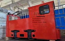 5噸架線(xiàn)式湘潭電機車(chē)發(fā)往金屬礦