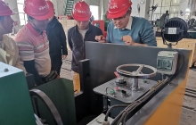 海外客戶(hù)來(lái)廠(chǎng)參觀(guān)礦用湘潭電機車(chē)
