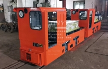 5噸鋰電池湘潭電機車(chē)裝車(chē)發(fā)往內蒙古