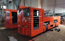 定制型14噸架線(xiàn)式湘潭電機車(chē)發(fā)貨