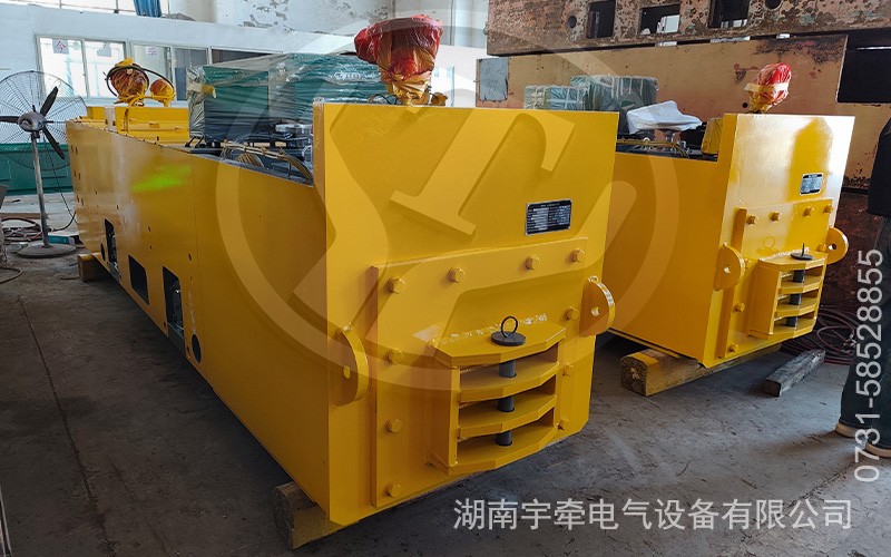國(guó)外客戶定制的10噸架線式湘潭電機(jī)車(chē)發(fā)貨